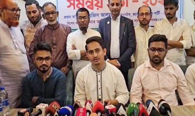 শাপলা প্রতীক নিয়েই অংশ নেবে এনসিপি: সারজিস আলম